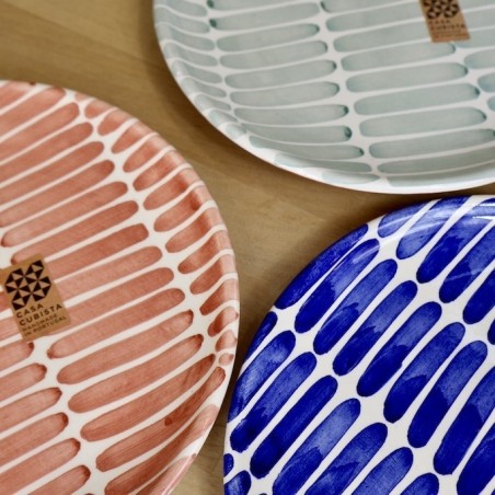 Assiette trait en terre cuite artisanale
