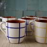 Petit mug arrondi quadrillé