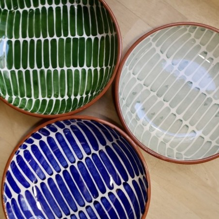 Bol trait en terre cuite artisanale