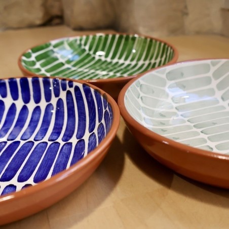 Bol trait en terre cuite artisanale