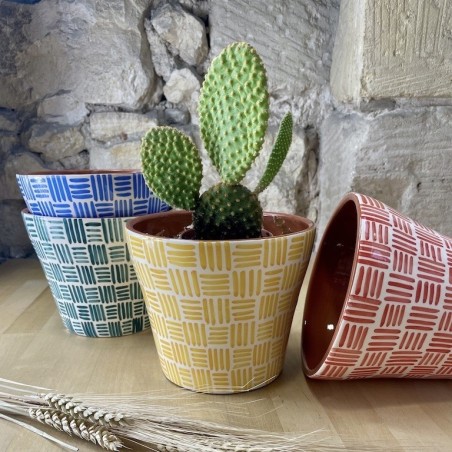 Grand cache pot ethnic