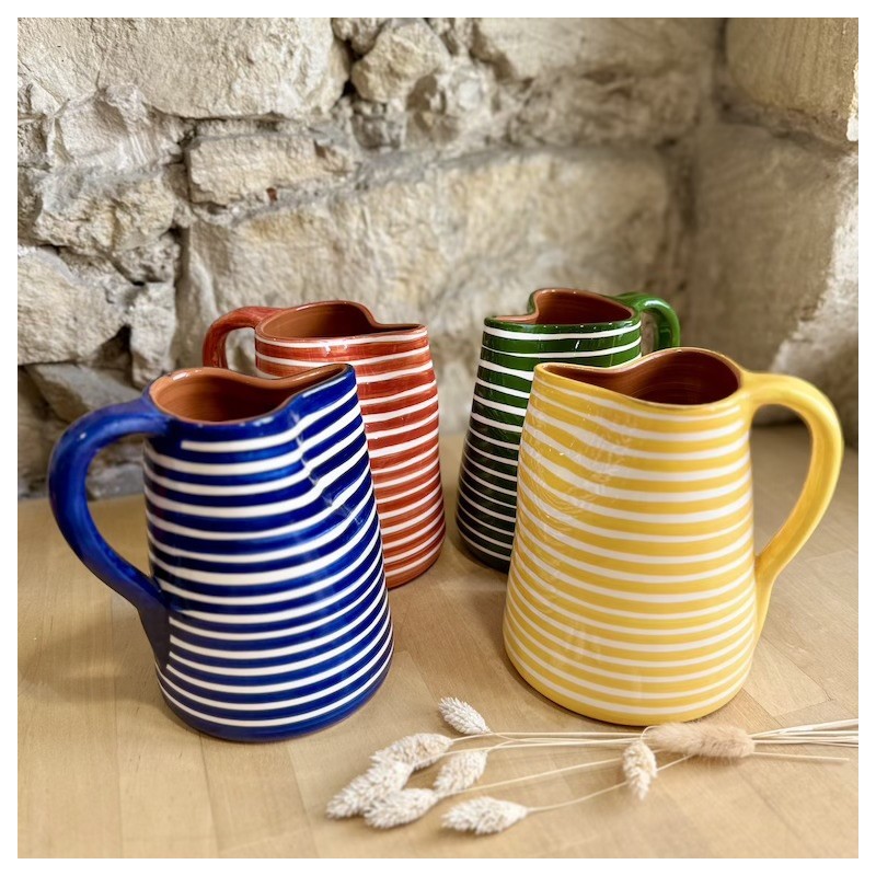 Pichet lignes horizontales en terre cuite artisanale - 1L